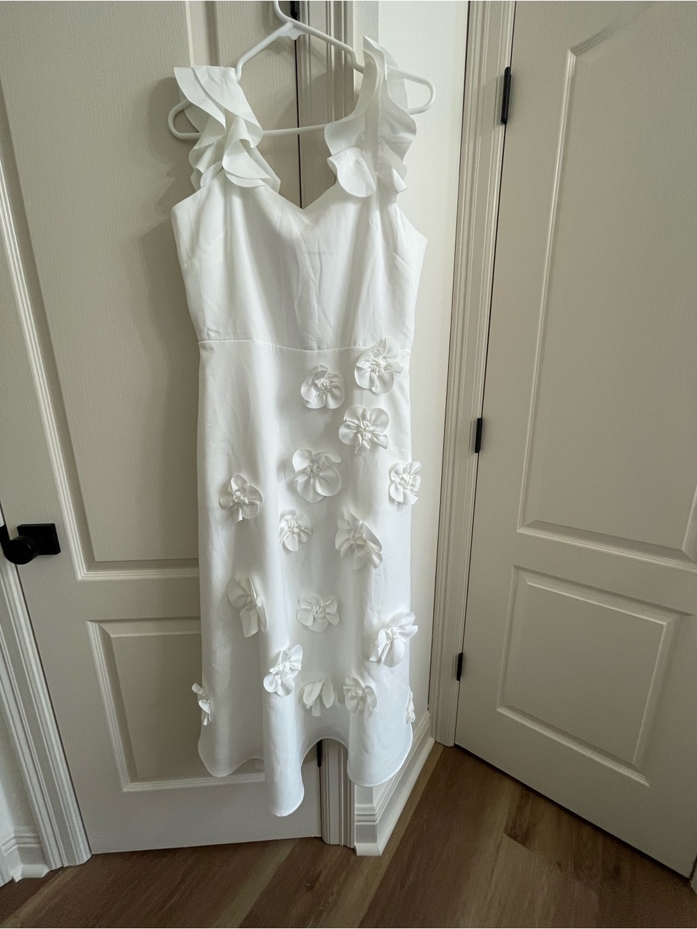 White Floral Appliqué Sleeveless Midi Dress